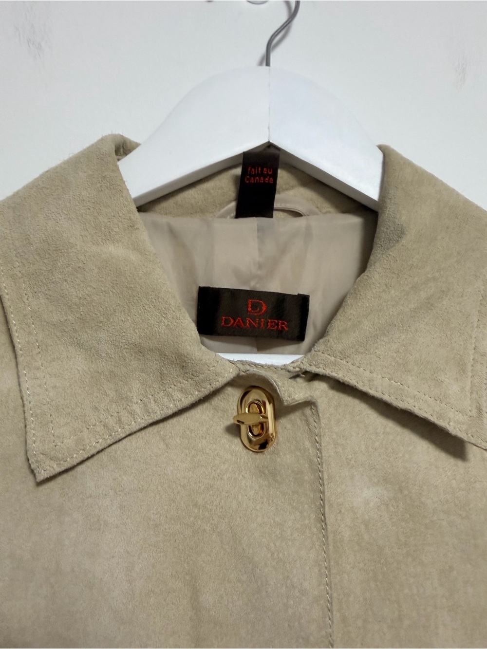 Vintage Danier Beige Suede Jacket with Gold-Tone Buttons - Picture 6 of 16